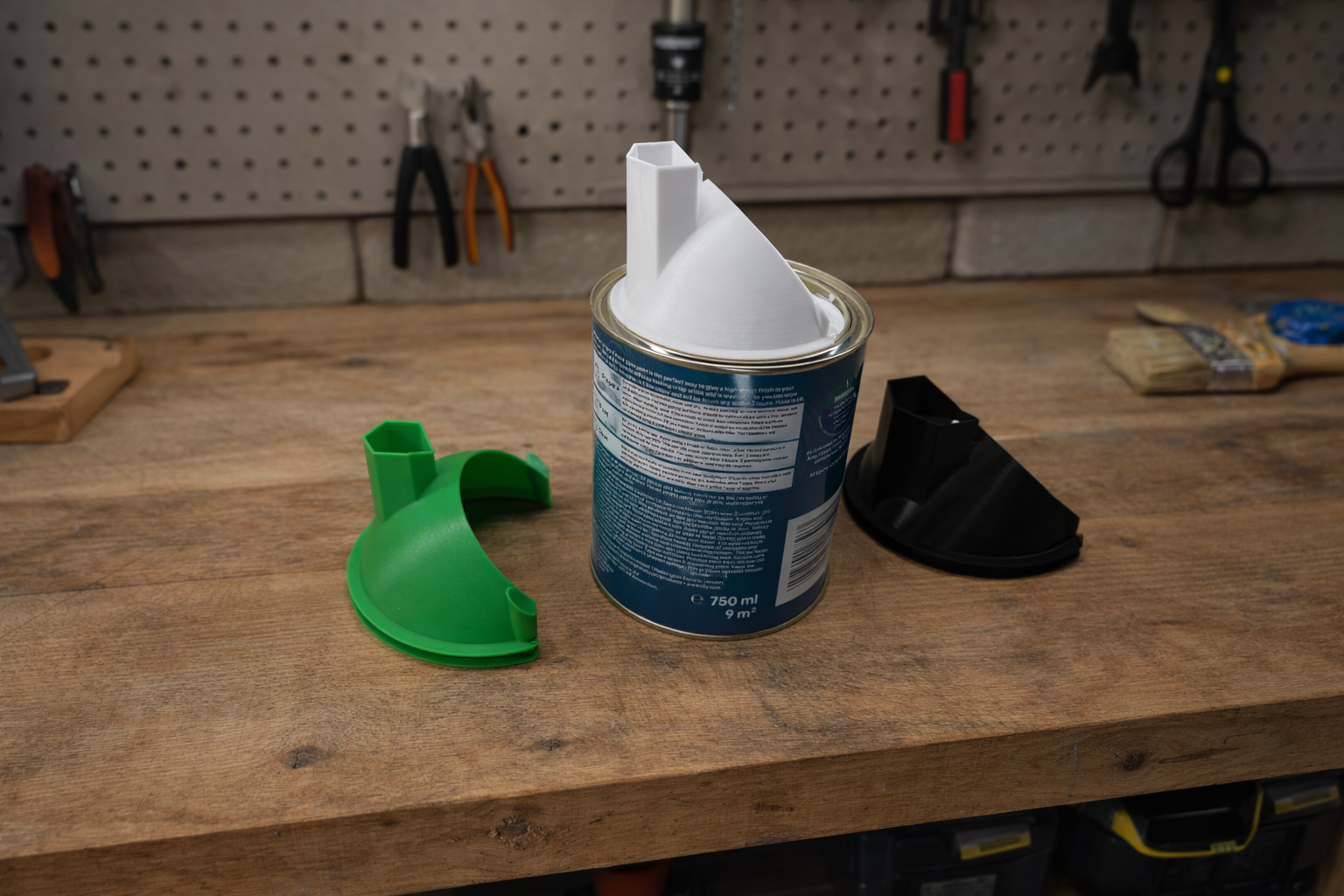 No-Drip Paint Pouring Spout Lid (Fits Metal & Plastic Tins)