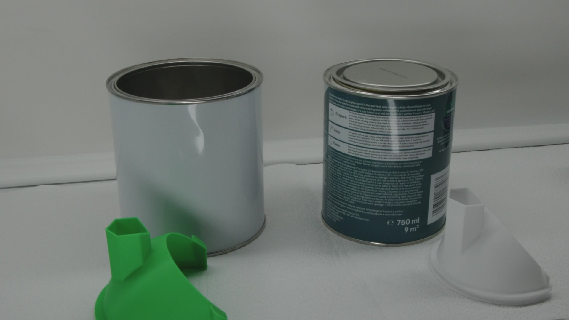 No-Drip Paint Pouring Spout Lid (Fits Metal & Plastic Tins)
